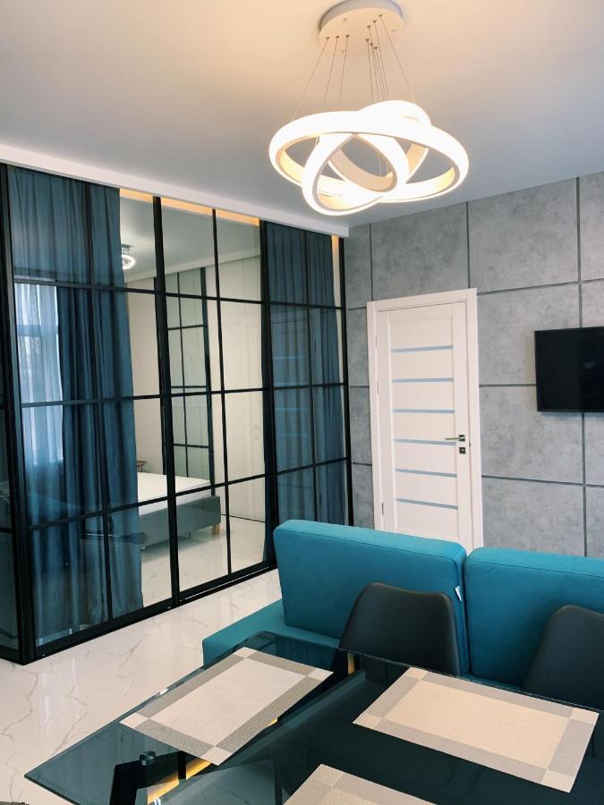 Sunny Apartment 5 Odessa Exterior photo