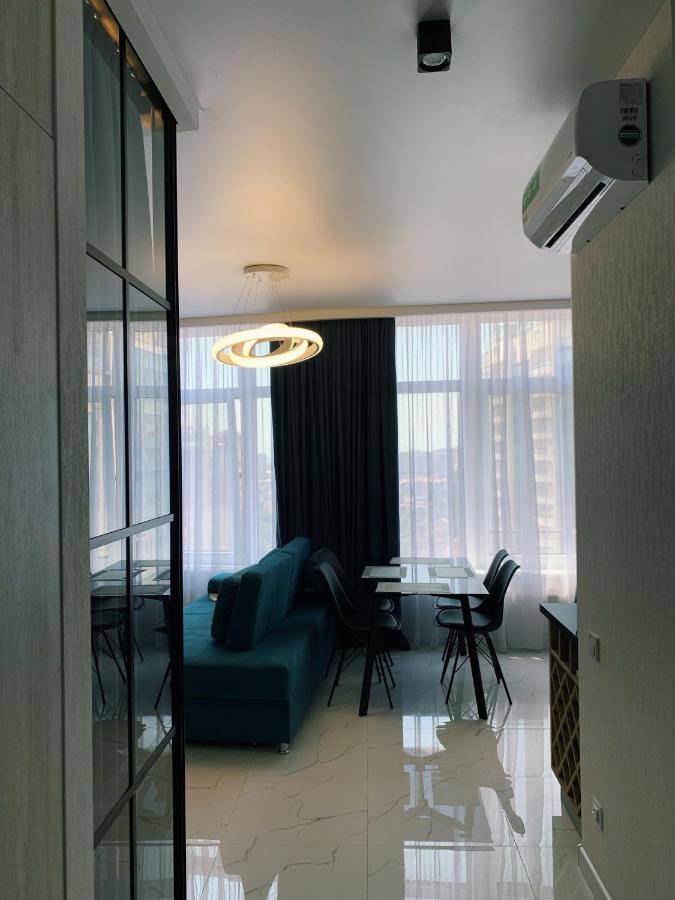 Sunny Apartment 5 Odessa Exterior photo